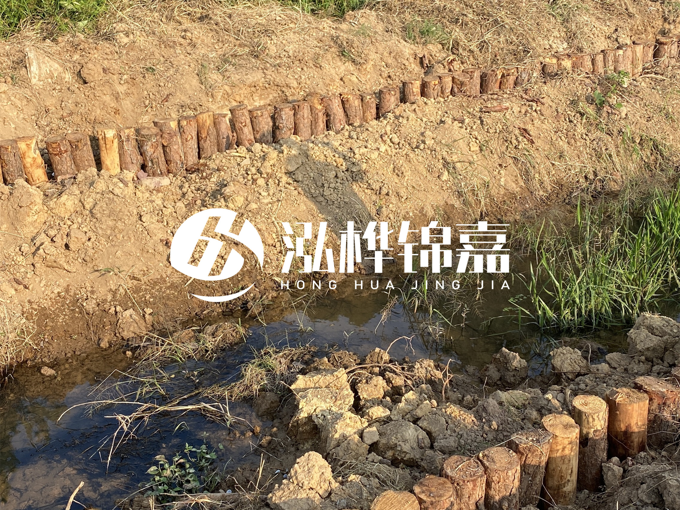 防汛木樁價(jià)格中的施工費(fèi)如何計(jì)算？水下打樁和陸地打樁費(fèi)用差異？