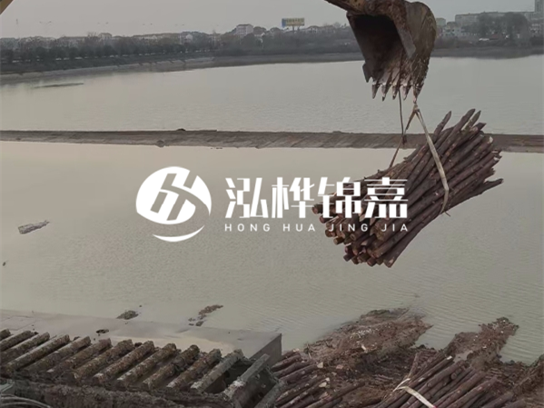 包工包料和清工施工哪種更劃算？1000根松木樁正常施工周期要多久？