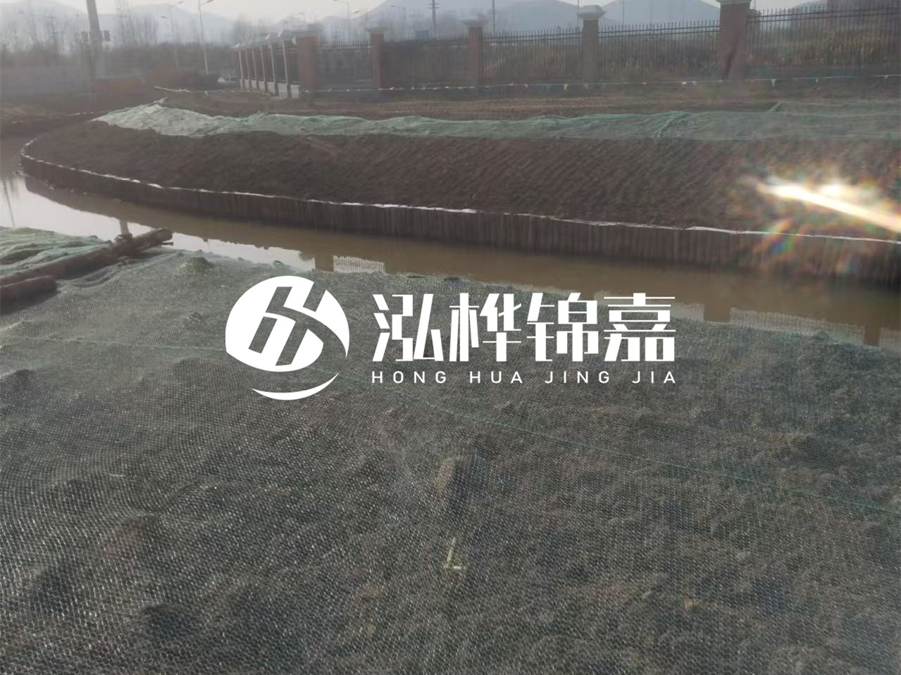 河道木樁打不下去怎么辦？河道打樁木能在水里使用多少年？