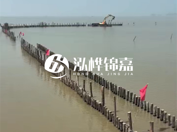 河道護(hù)坡打樁對河岸保護(hù)有何作用？河道松木樁水面需要預(yù)留多長？