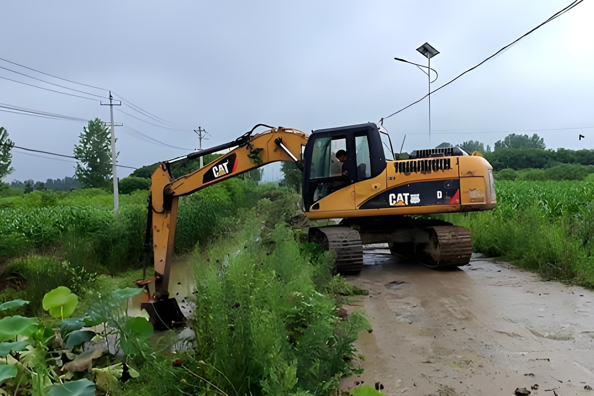 貴州沼澤地灘涂清淤公司有哪些-船挖清淤單價是多少？