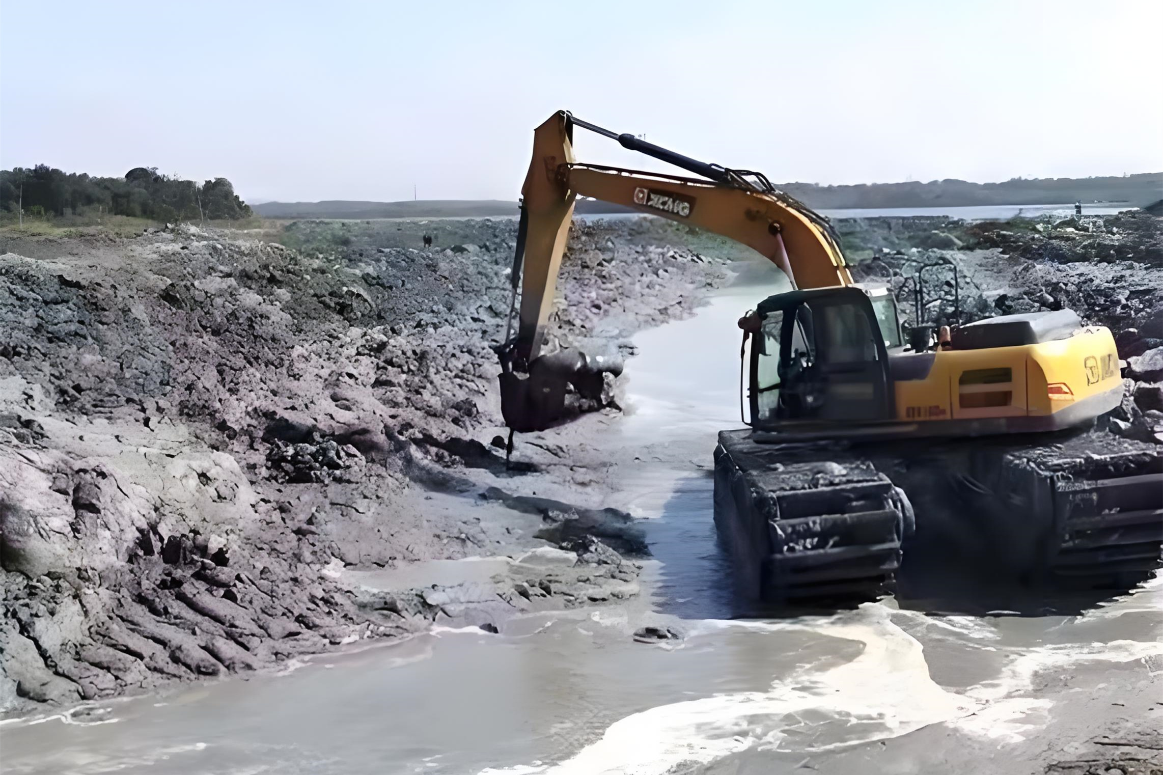 安徽水挖清淤團隊泓樺錦嘉-挖機怎么清理魚塘淤泥？