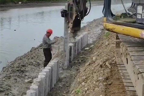 水泥樁批發(fā)廠家泓樺錦嘉-和真木樁比價格貴多少？