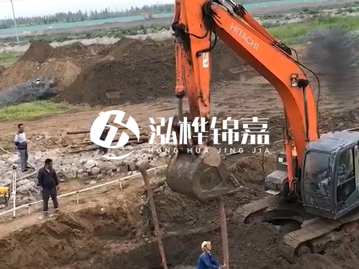 松木樁批發(fā)廠家泓樺錦嘉 - 生態(tài)河道木樁施工需要注意什么？