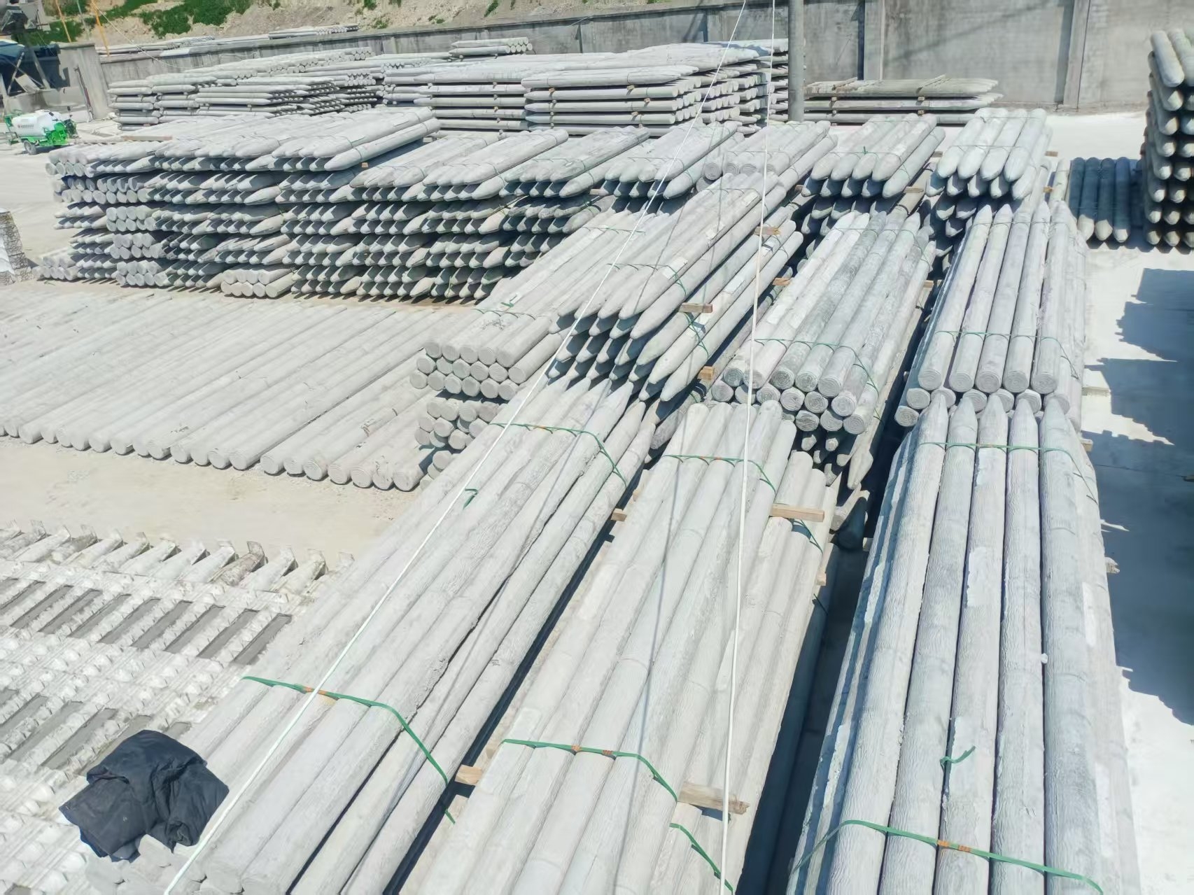 水泥樁廠家泓樺錦嘉 - 水泥樁和木樁哪個更經(jīng)濟(jì)？?