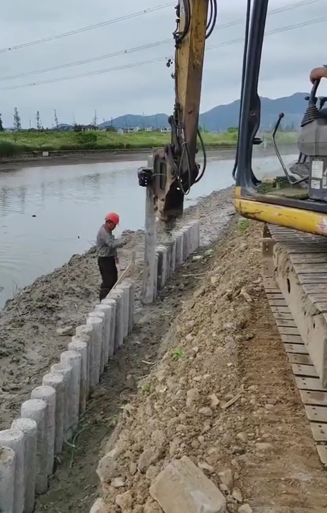 水泥仿木樁廠家泓樺錦嘉 - 打水泥樁多少錢一米？